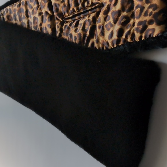 White House Black Market Faux-Fur Leopard Print Scarf Wrap Puffer Stole - Picture 4 of 10